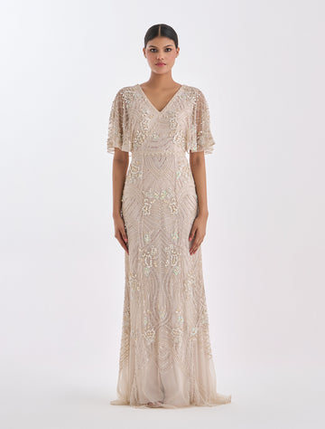 فستان سهرة كلاسيكي لون بيج راقي بأكمام قصيرة مطرزة