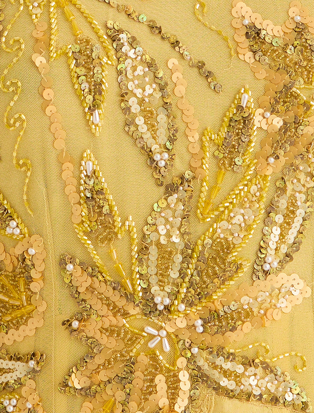 اجمل فستان اصفر مع أكمام كاب أنيقة