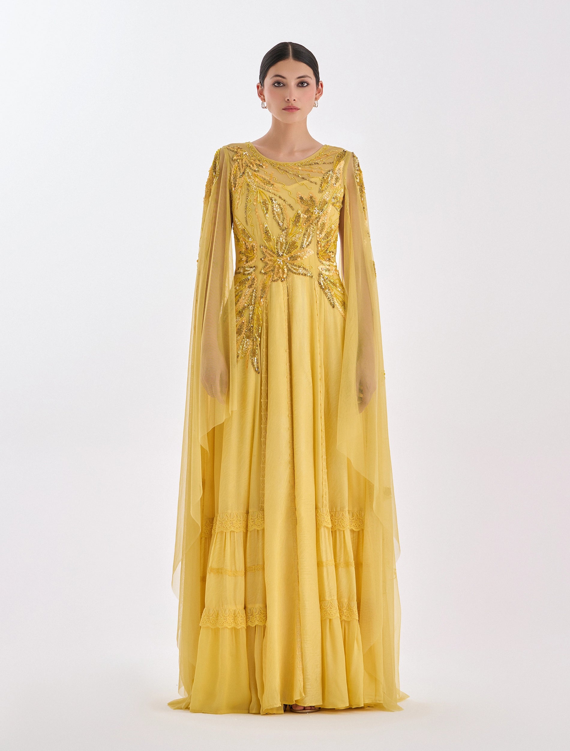 اجمل فستان اصفر مع أكمام كاب أنيقة