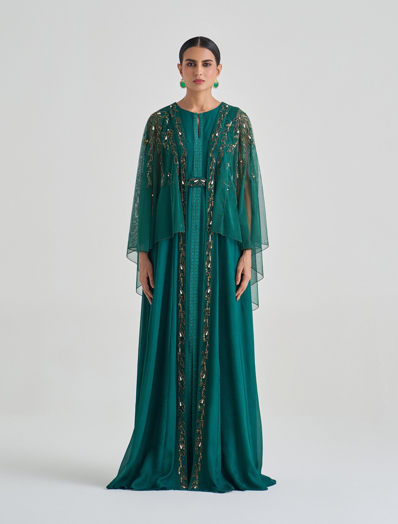 فستان سهرة أخضر بتطريز ذهبي مطرز يدويا