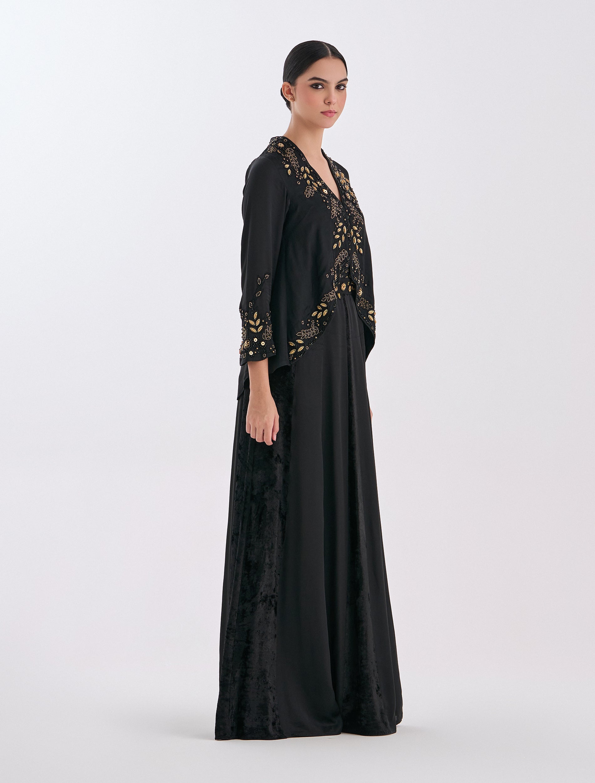 فستان سهرة نسائي طويل أنيق مع بوليرو مطرز