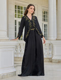 فستان سهرة لون أسود بتفاصيل تطريز مع لمسات مخمل راقية