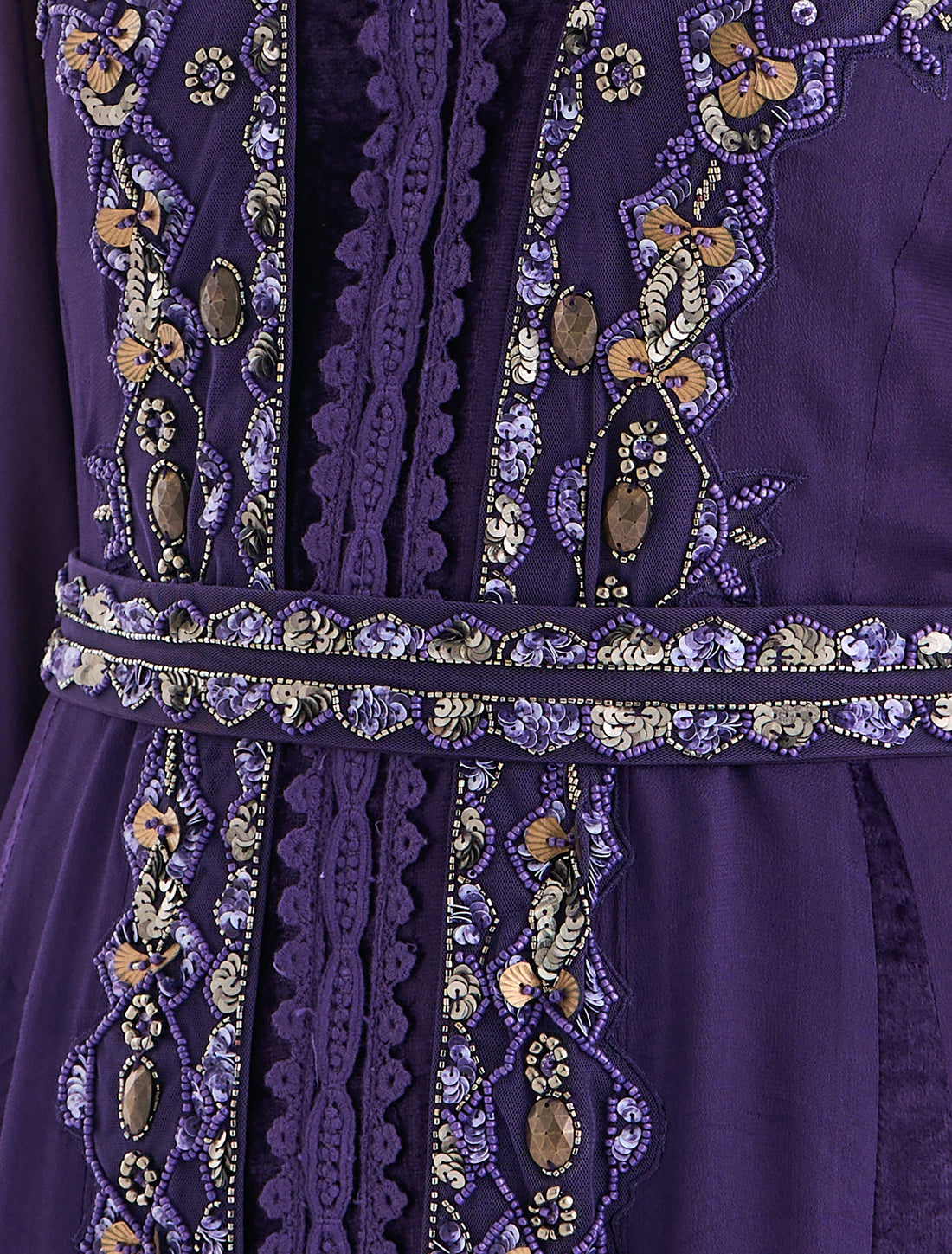 فستان سهرة مخمل طويل أرجواني بأكمام طويلة أنيقة