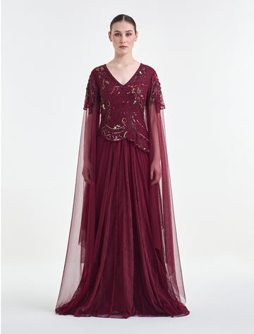 فستان برغندي سهره طويل بأكمام كاب من التل الفاخر
Long burgundy dress for evenings with refined tulle cape sleeves