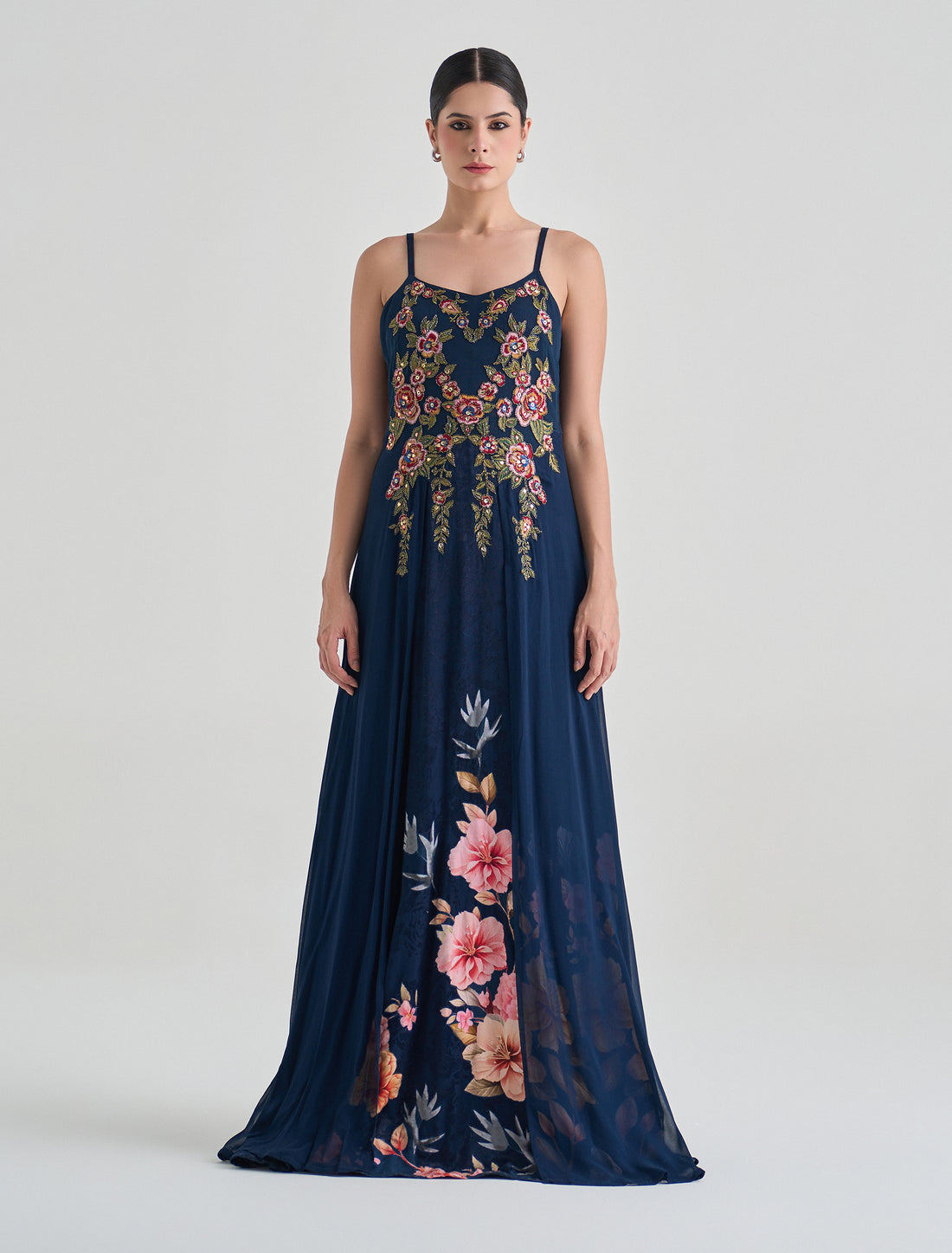 فستان سهرة من قطعتين بلون كحلي طويل 
Two-piece dress in navy blue 