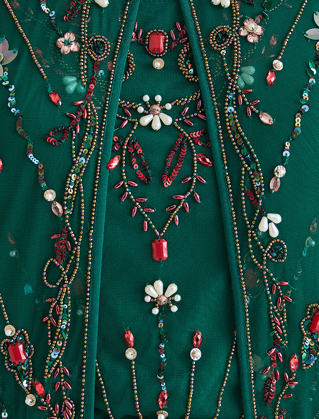 طقم مطرز يدويا من تنورة وبلورة مع كاب