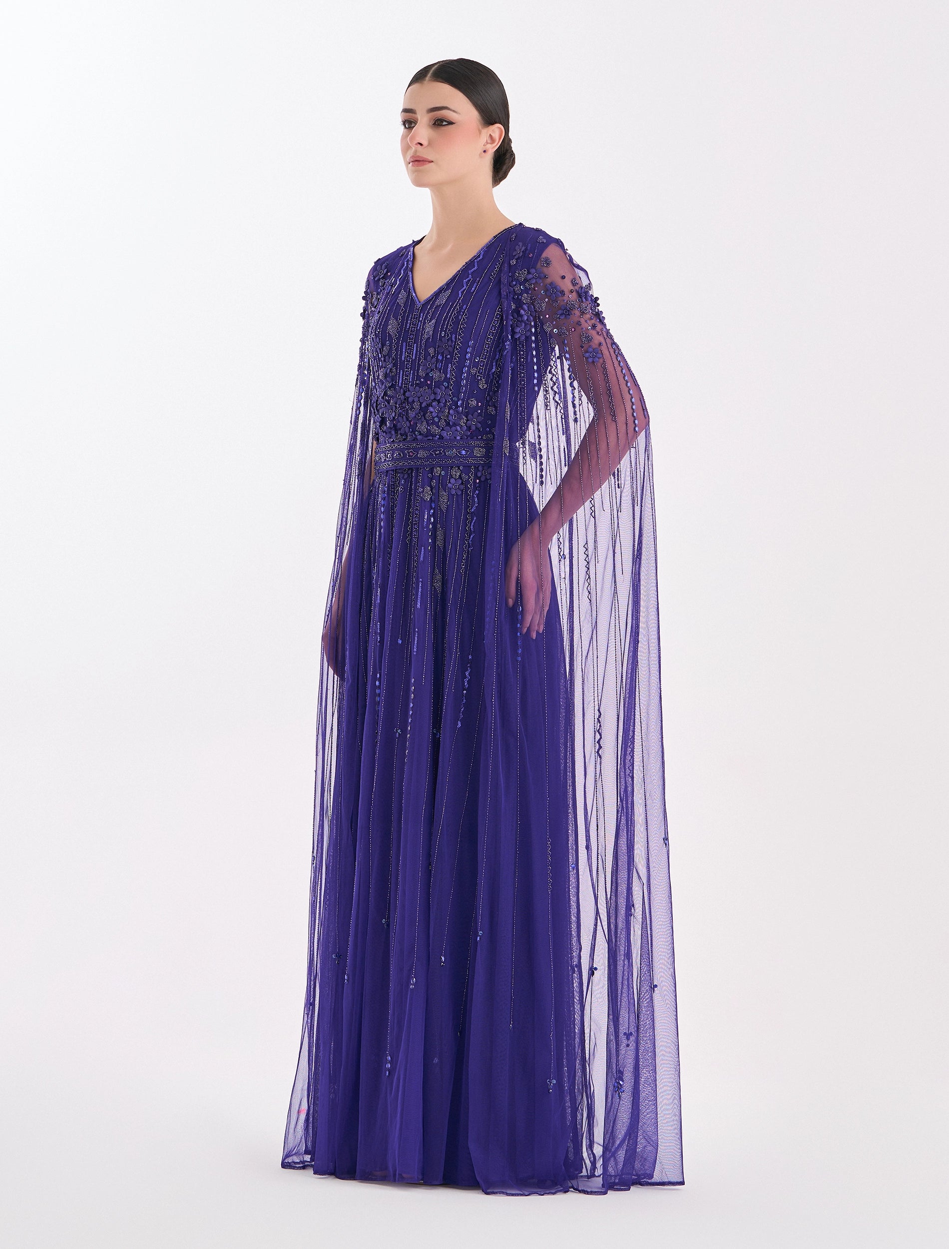 فستان بنفسجي طويل مع كاب مطرز راقي 
Lonp purple dress with hand embroidery