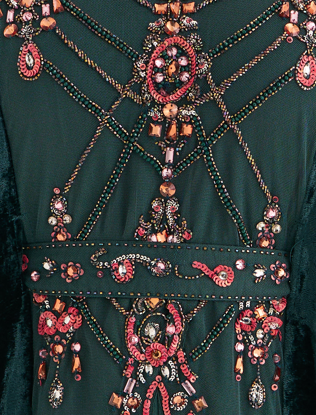 فستان سهرة اخضر غامق بستايل فضفاض مع كاب مفتوح