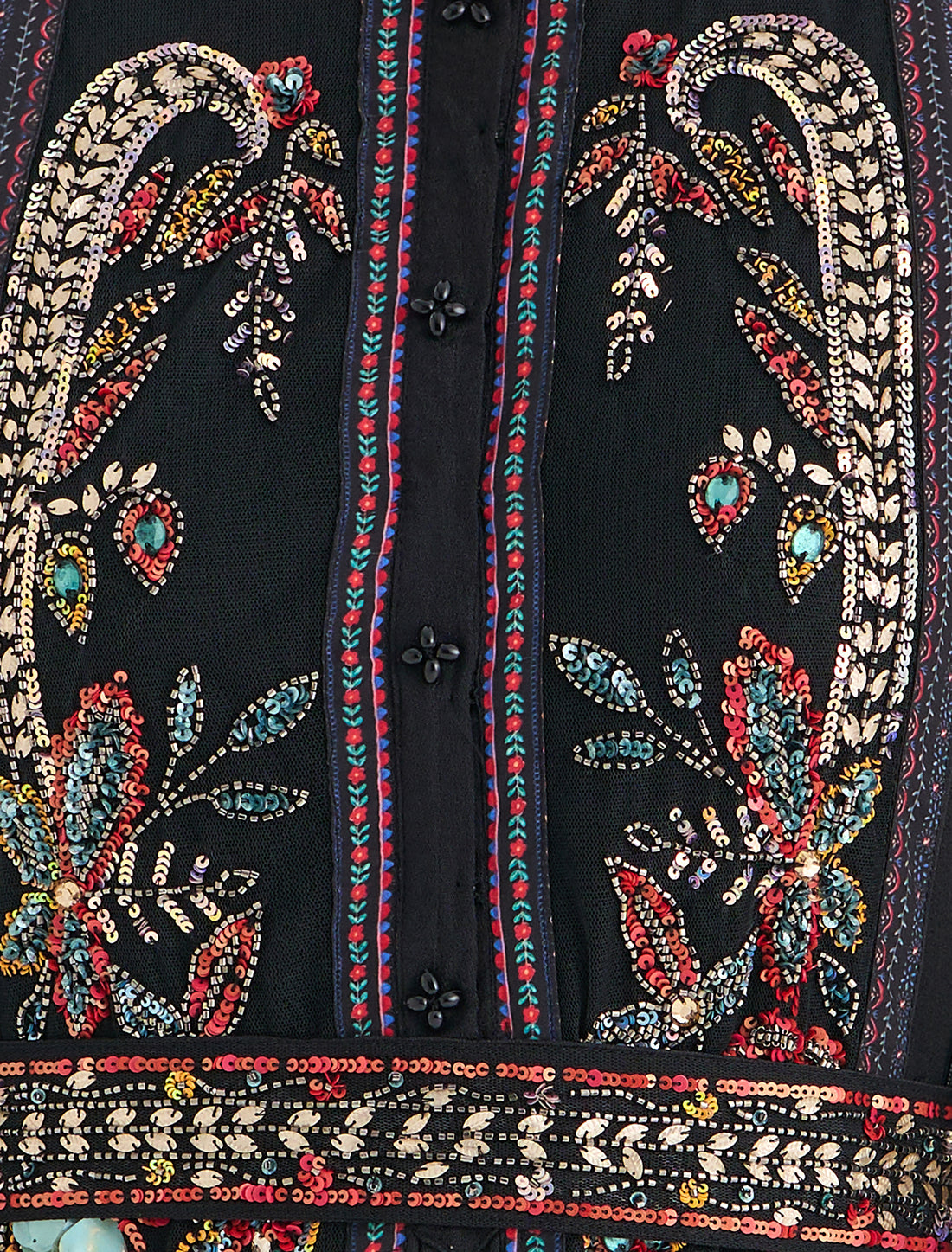 فستان مطرز طويل اسود بأكمام كاب مفتوحة