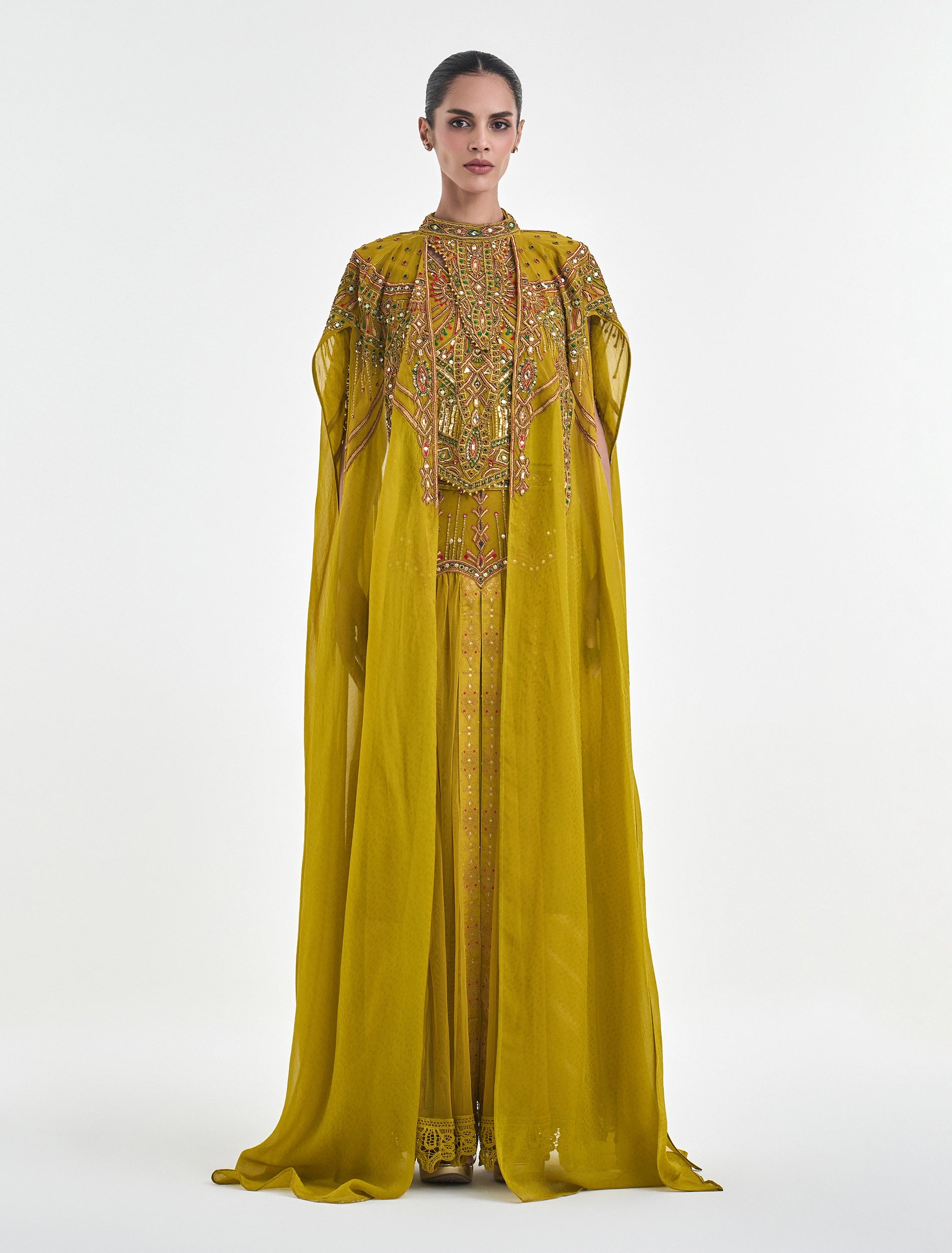 فستان سهرة لون اصفر بتطريزات ذهبية فاخرة
Yellow dress with refined gold embroidery