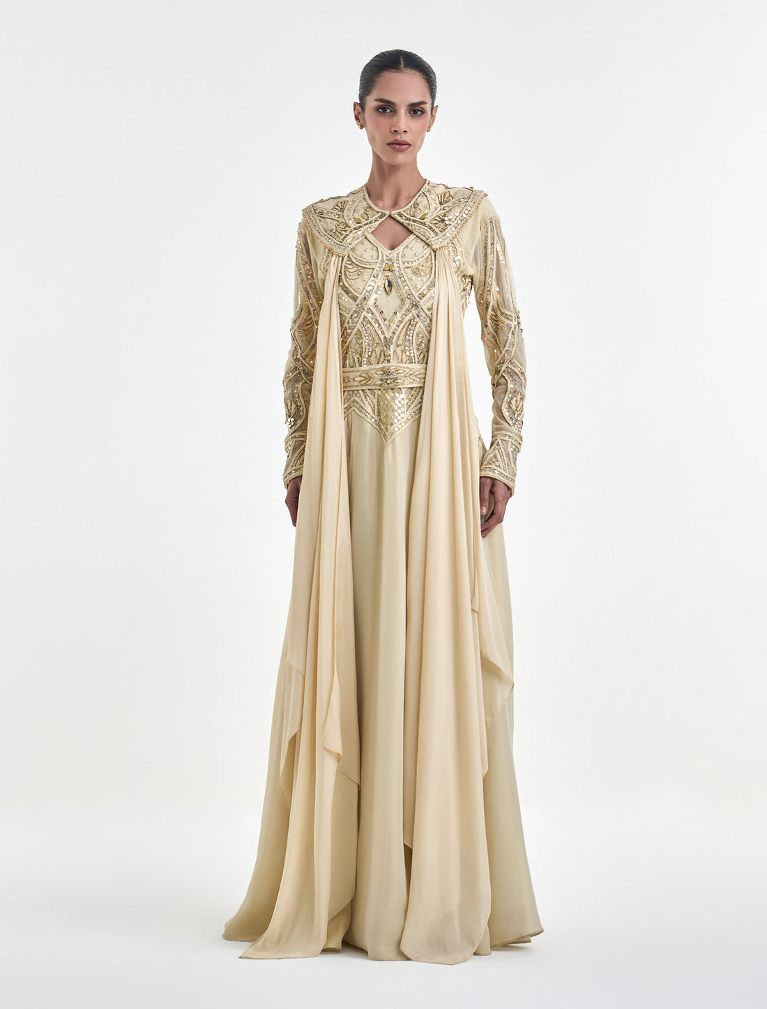 فستان أصفر فاتح بأكمام طويلة مطرزة
light yellow dress with embroidered long sleeves