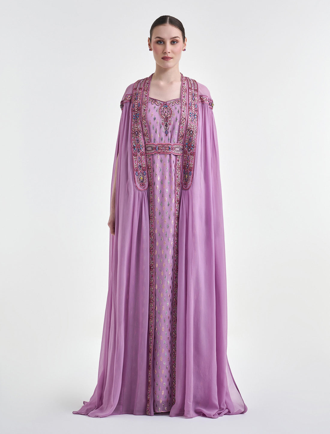 فستان سهرة راقي جدا طويل مع كاب متصل بالفستان
Long elegant dress with attached cape