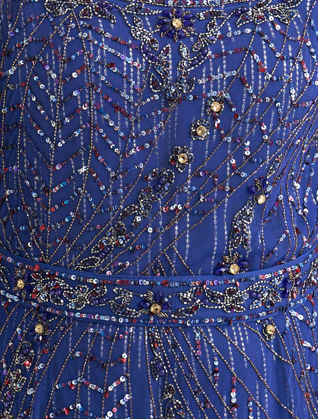 فستان سهرة مطرز يدويًا