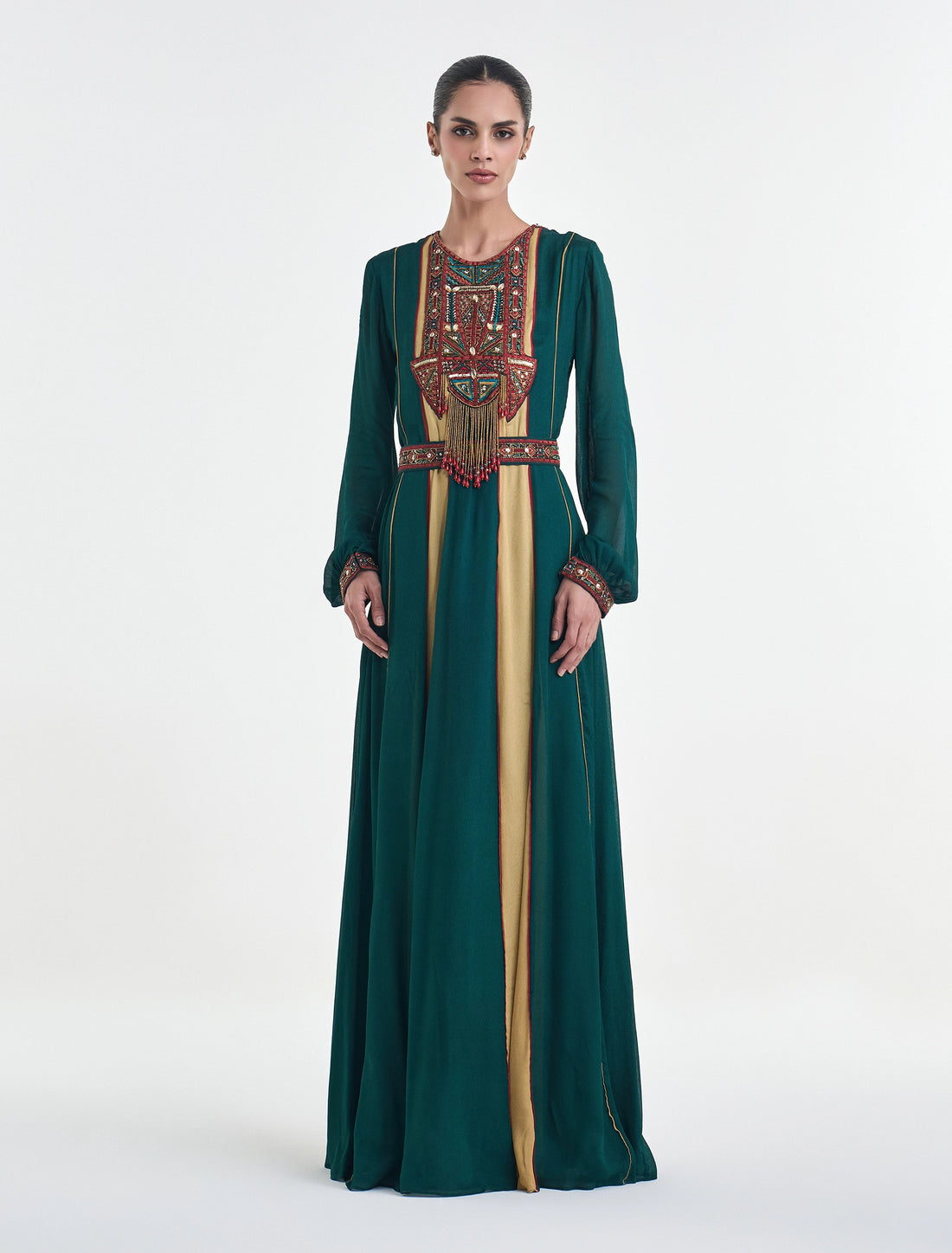 فستان أخضر غامق طويل بأكمام طويلة أنيقة
Dark green dress with long sleeves