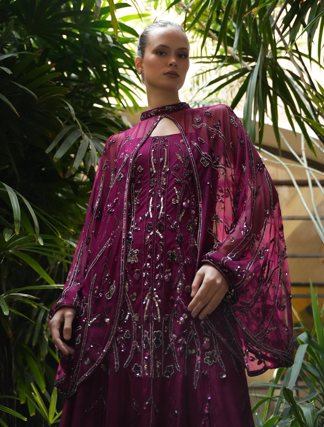 فستان سهرة مطرز يدويًا