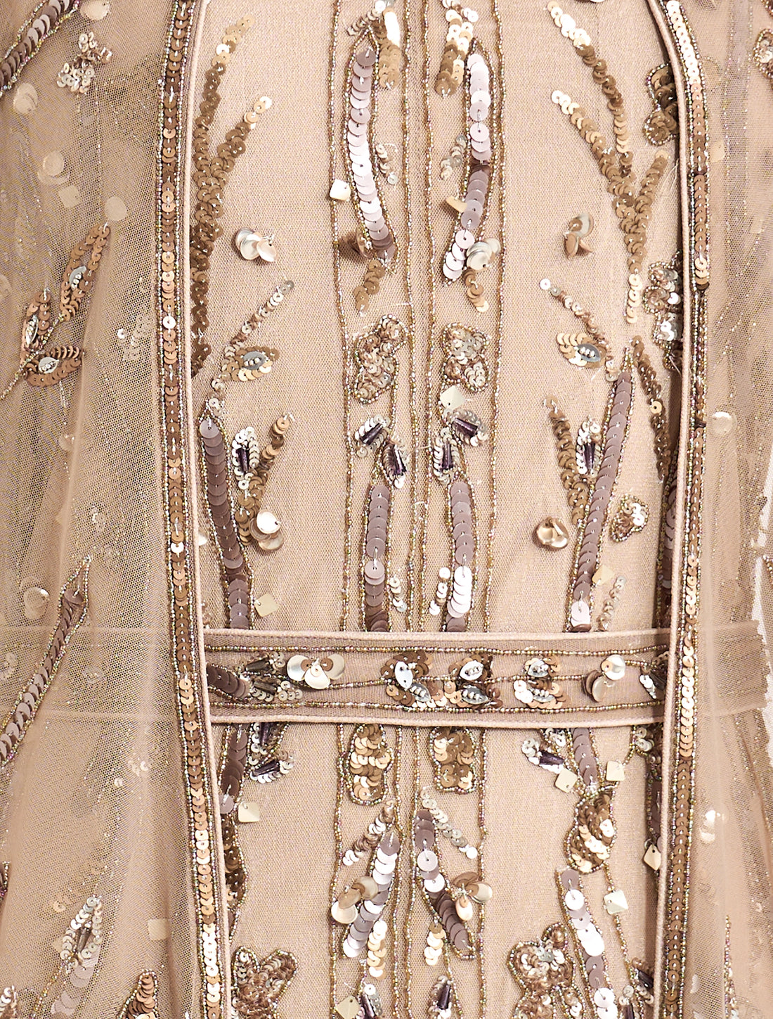 فستان سهرة مطرز يدويًا