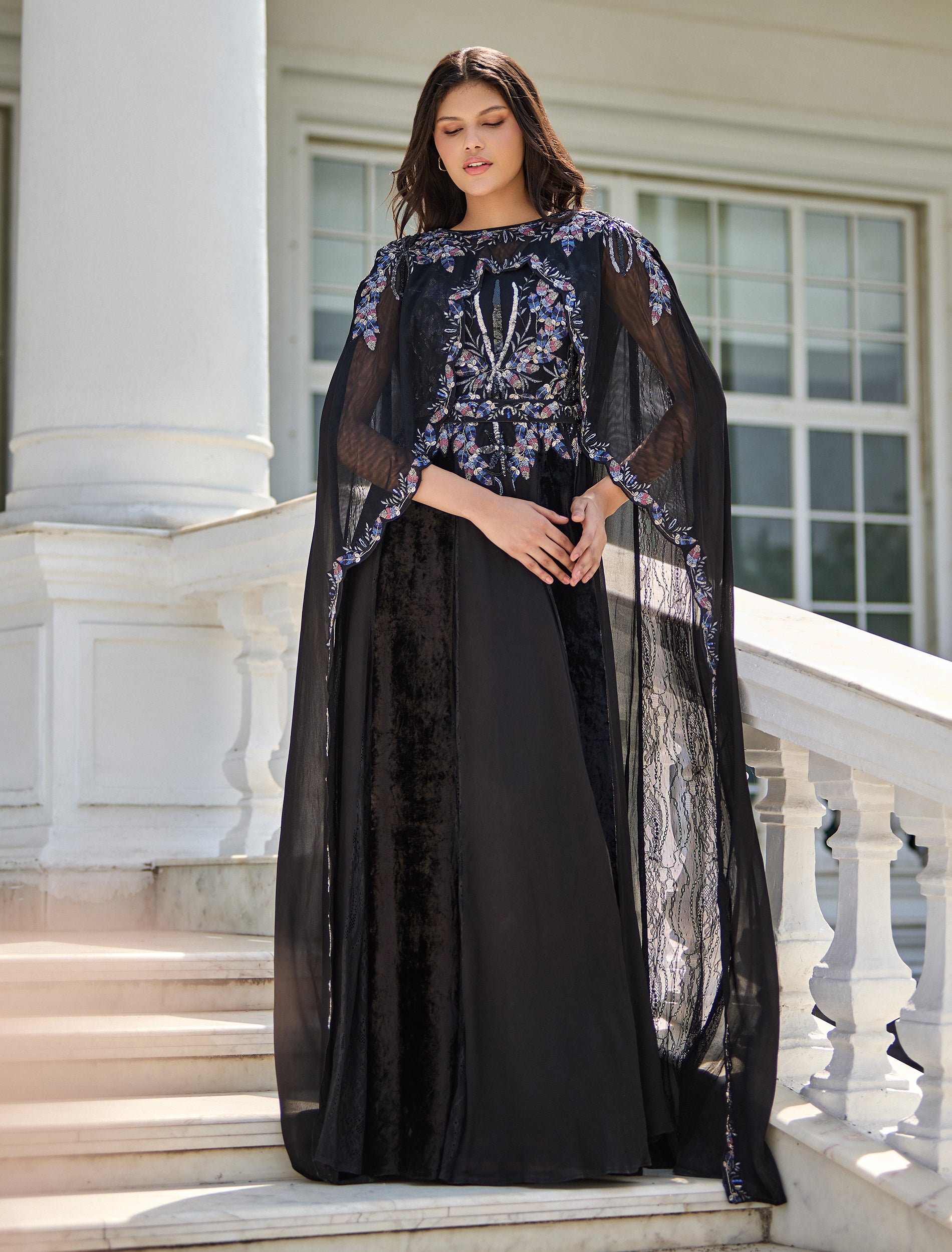 فستان حفلات اسود واسع من شالكي
black party dresss from Shalky