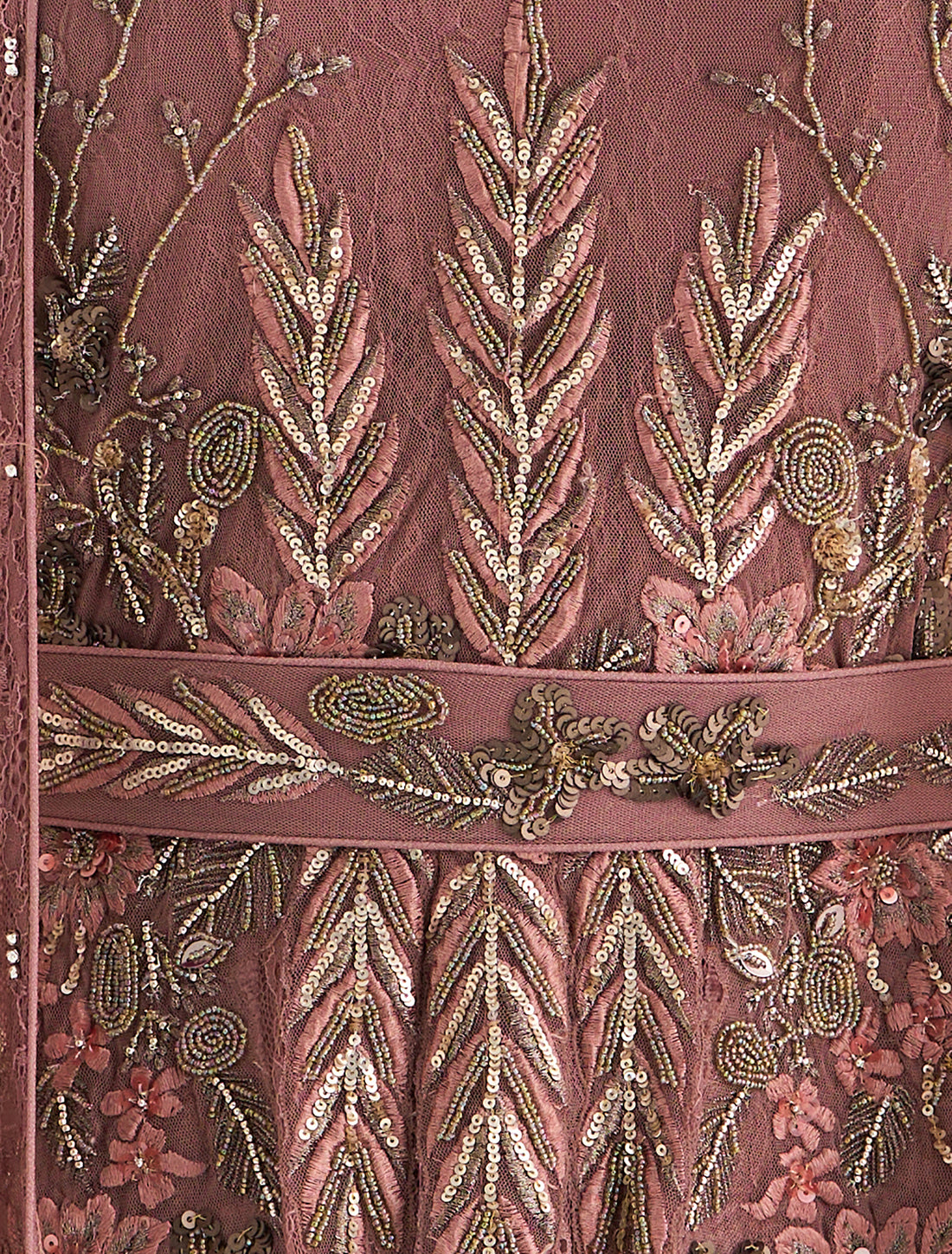 فستان دانتيل بينك بتطريز يدوي ملون فاخر