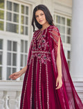 فستان باكمام مفتوحه برغندي سهرات طويل بتطريزات دقيقة
Open-sleeve dress in burgundy for evenings with hand embroidery