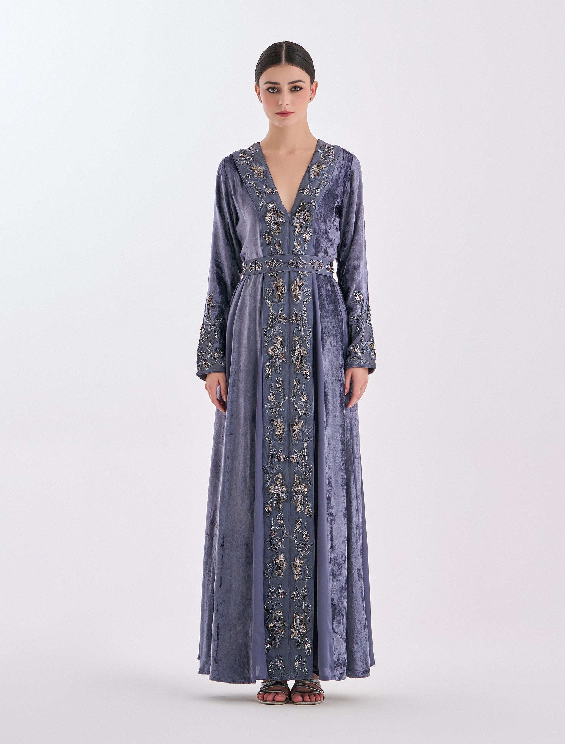 فستان انيق كم طويل مخمل لونه رمادي 
Long-Sleeve Dress in grey velvet for winter events 