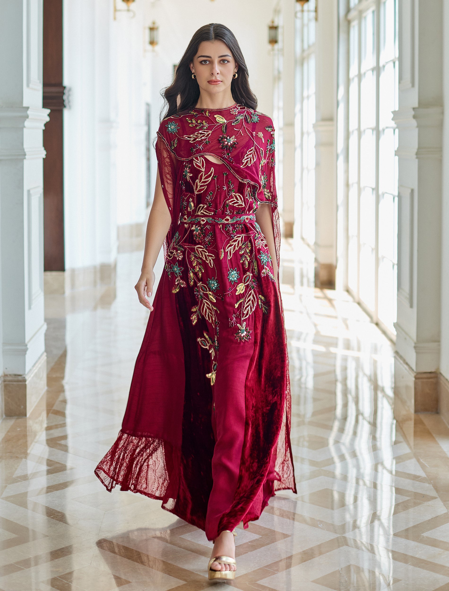 فستان سهرة محتشم طويل بلون فوشي أنيق