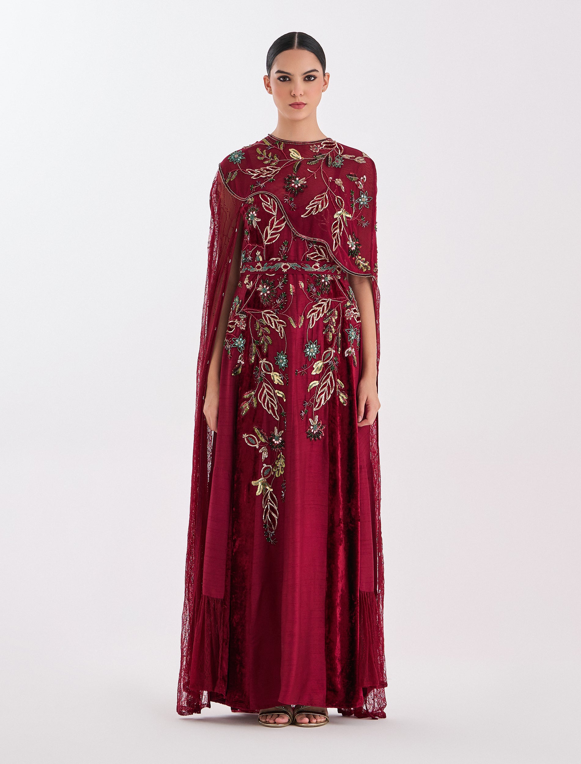 فستان سهرة ماكسي بلون فوشي برغندي من المخمل والدانتيل الناعم