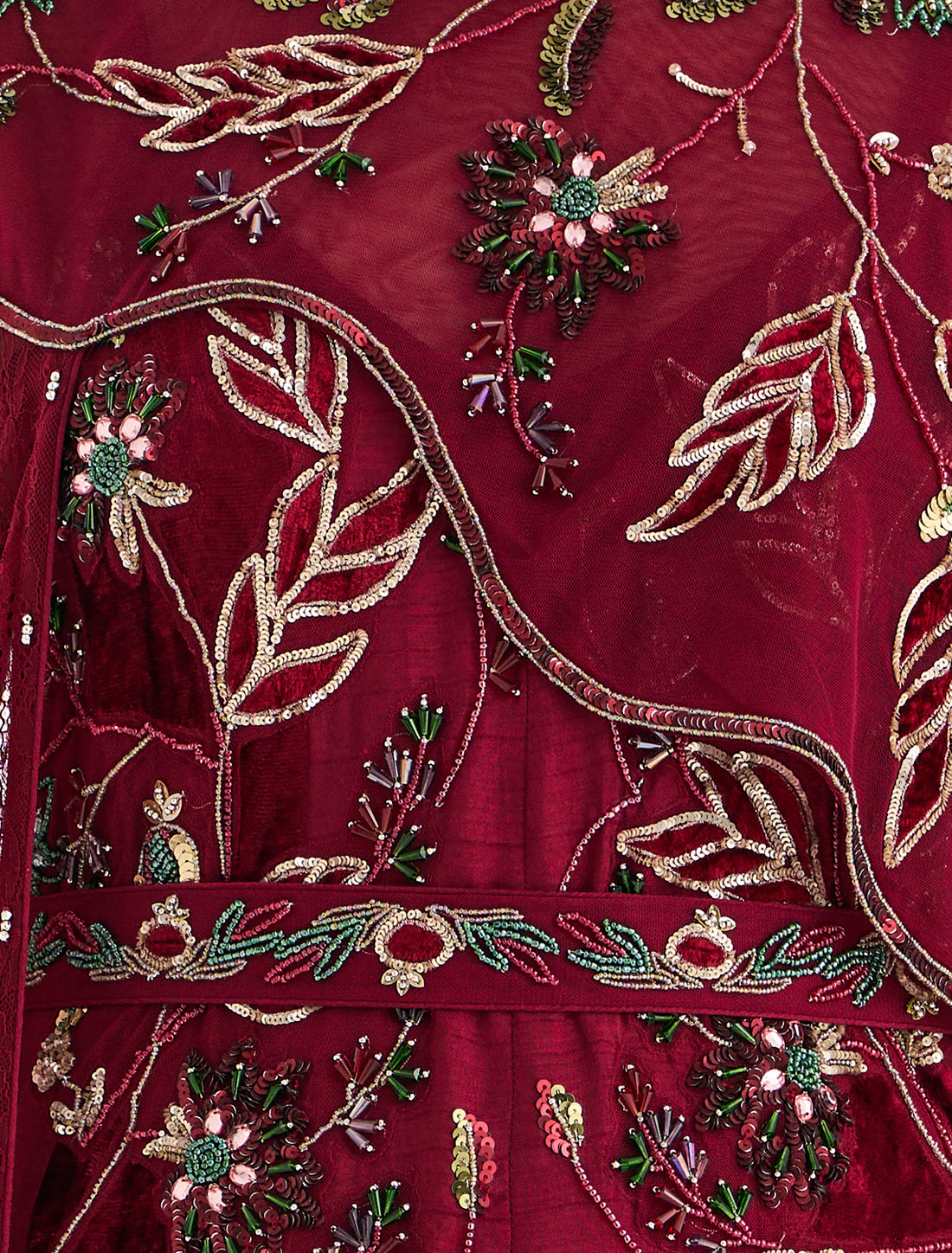 فستان سهرة ماكسي بلون فوشي برغندي من المخمل والدانتيل الناعم