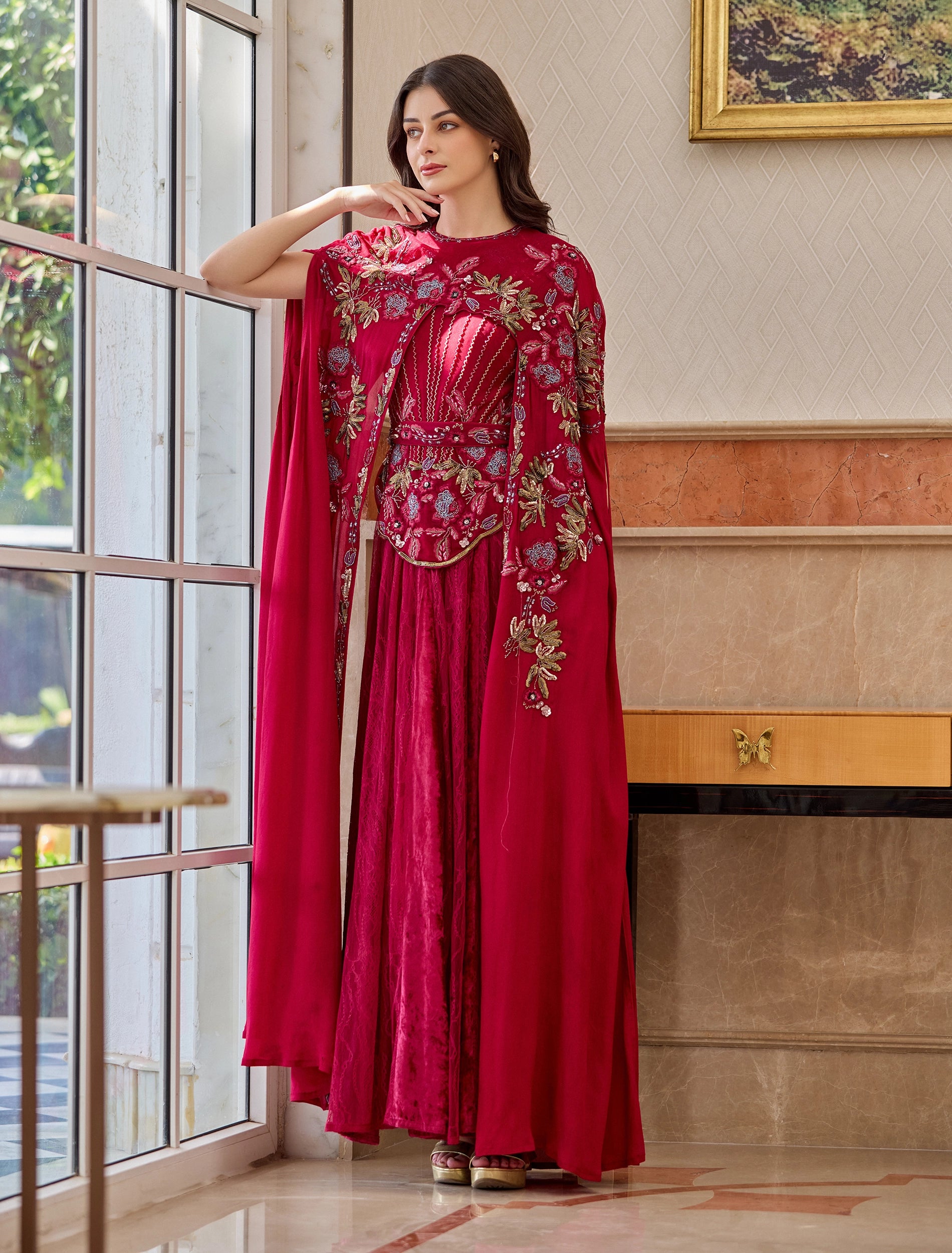 فستان مناسبات طويل شالكي بطلة مخملية مميزة