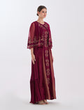 فستان برغندي سهرة طويل بتطريز ذهبي راقي
Long burgundy dress with gold embroidery