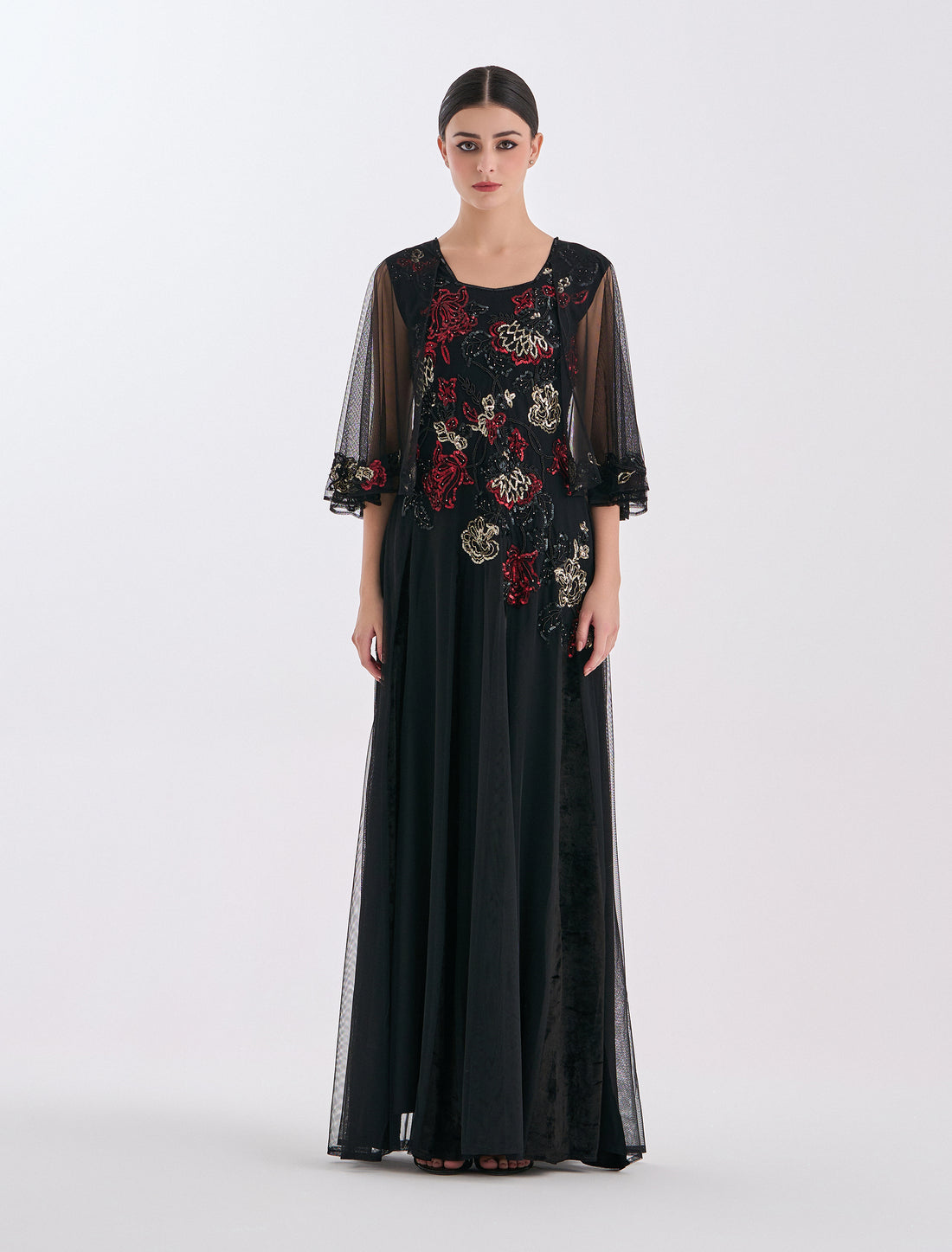 فستان سهرة أسود طويل بأكمام تول قصيرة أنيقة
Long black dress with short tulle sleeves 