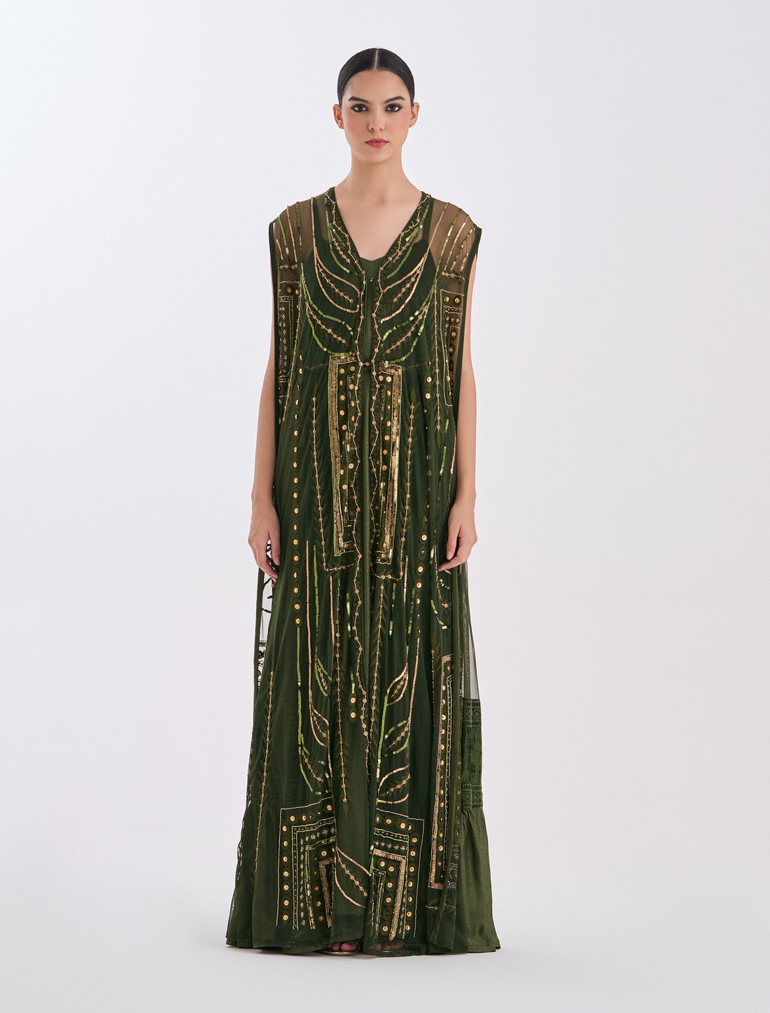 فستان بدون اكمام بلون زيتي بتطريزات ذهبية
Sleeveless Dress in olive-green with gold embroidery