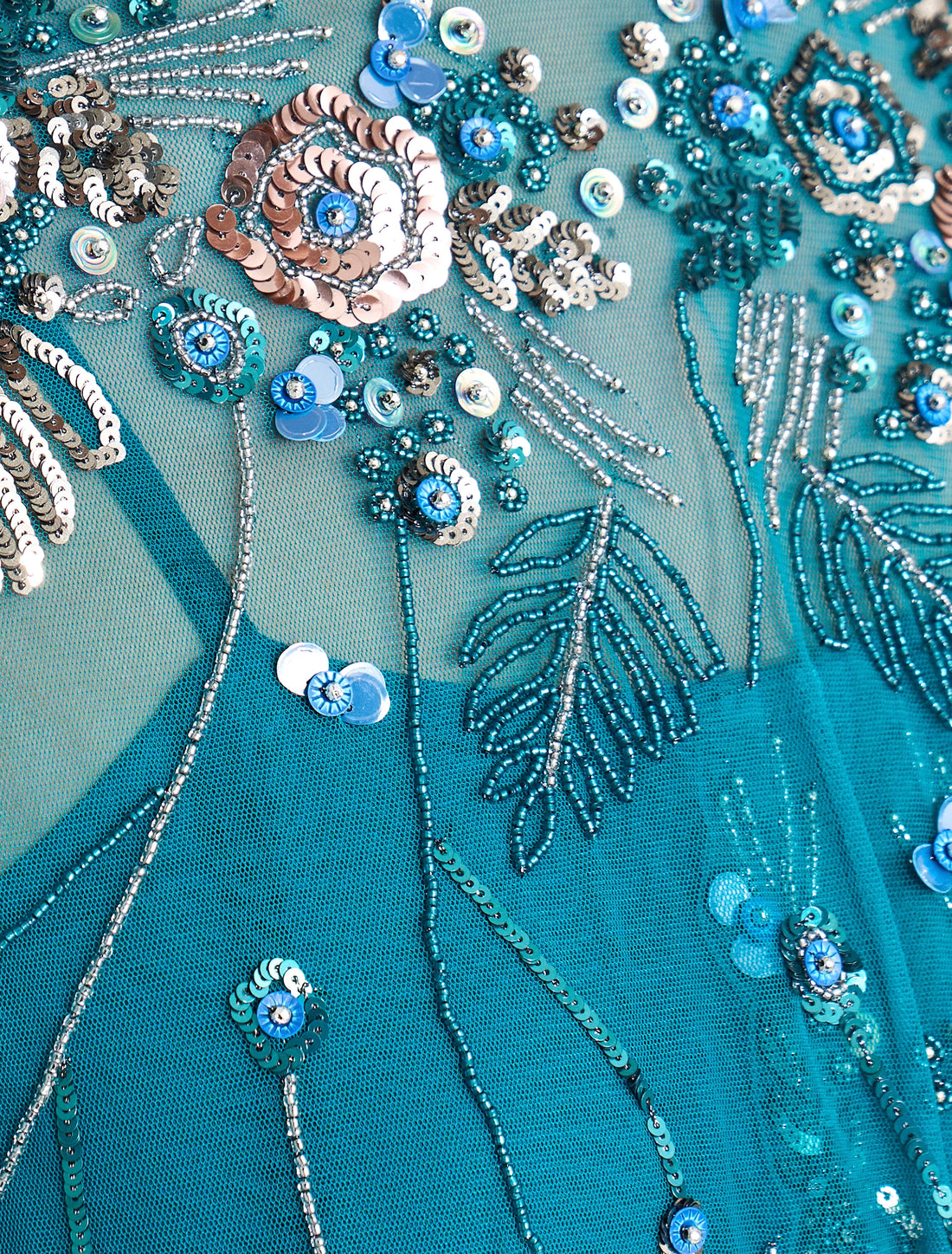فستان لون تركوازي مع بوليرو مطرز
turquoise dress with embroidered bolero