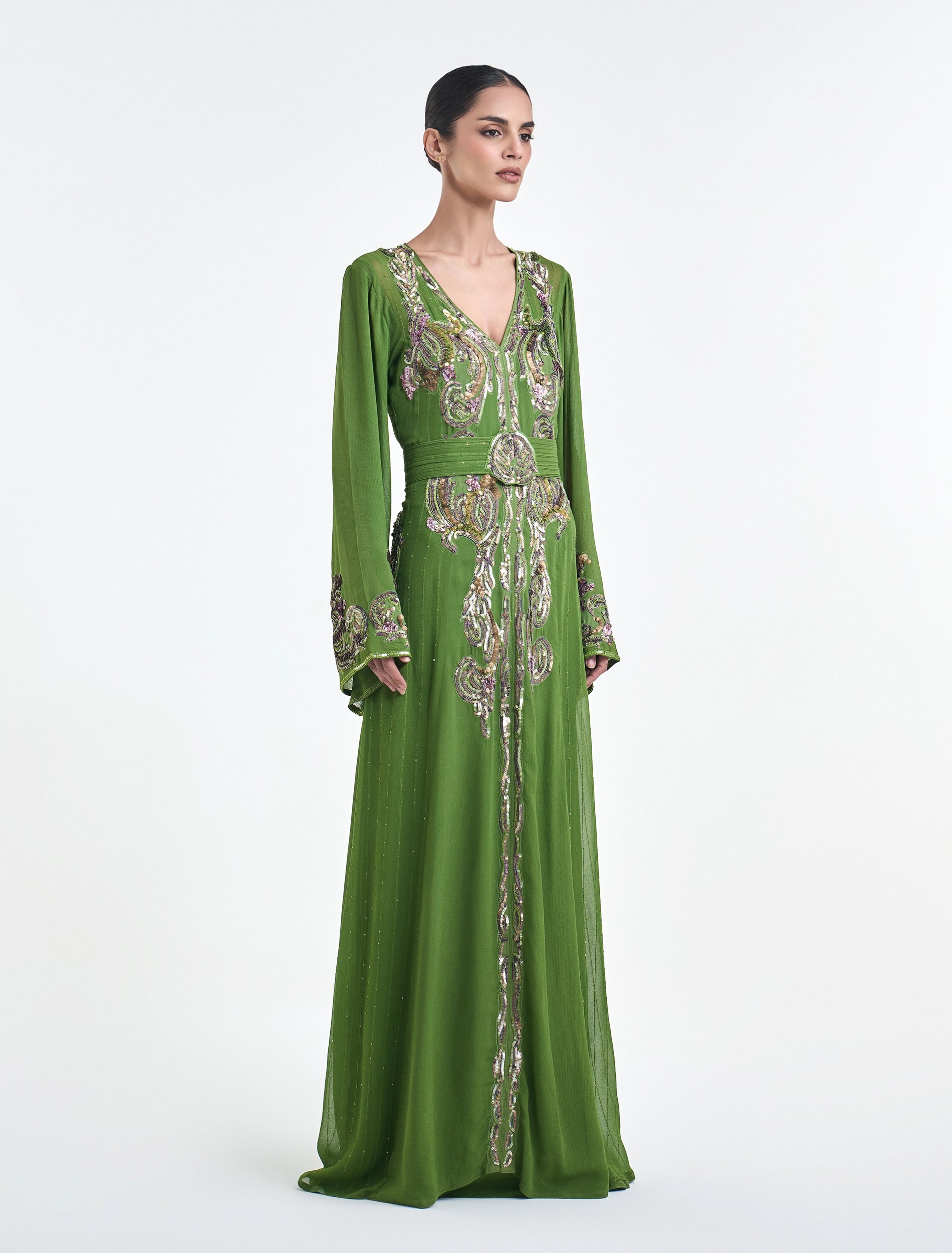 فستان سهرة ناعم بتطريز يدوي ملون
modest dress in lemon color with colorful embroidery