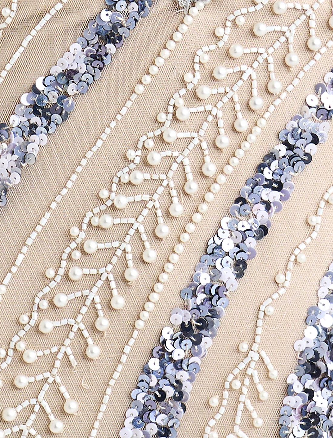 فستان اوف شولدر طويل مطرز بالخرز المميز