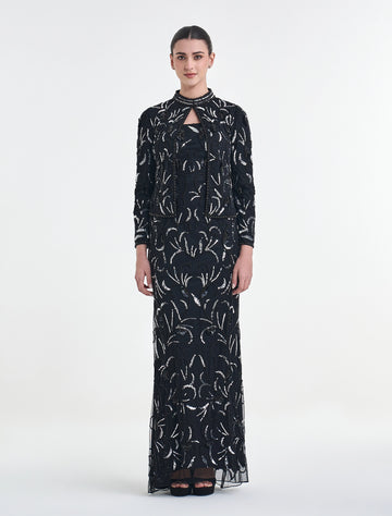 فستان مع جاكيت قصير أسود مطرز بتطريز فضي وأٍسود