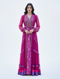 فستان مورد سهرات طويل بلون فوشي بطبقات متعددة
Long floral dress in fuchsia with multiple layers