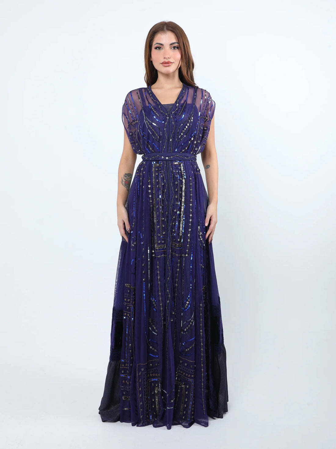 فستان بدون اكمام بلون بنفسجي داكن بدون أكمام