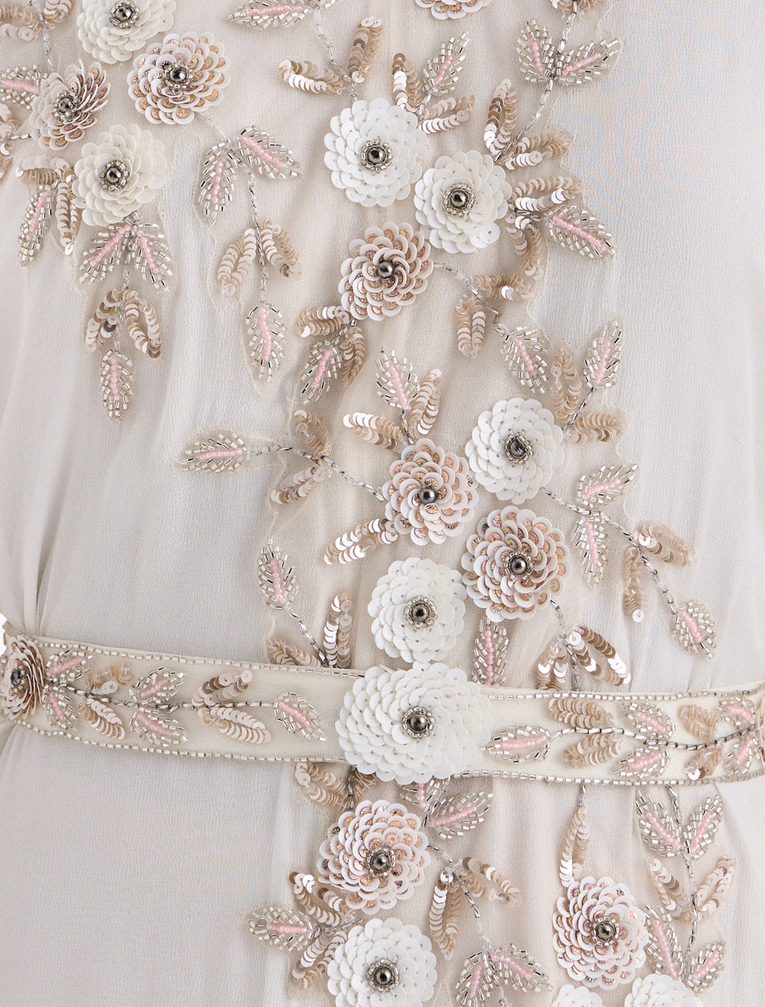 فستان انيق اكمام طويله بلون أبيض