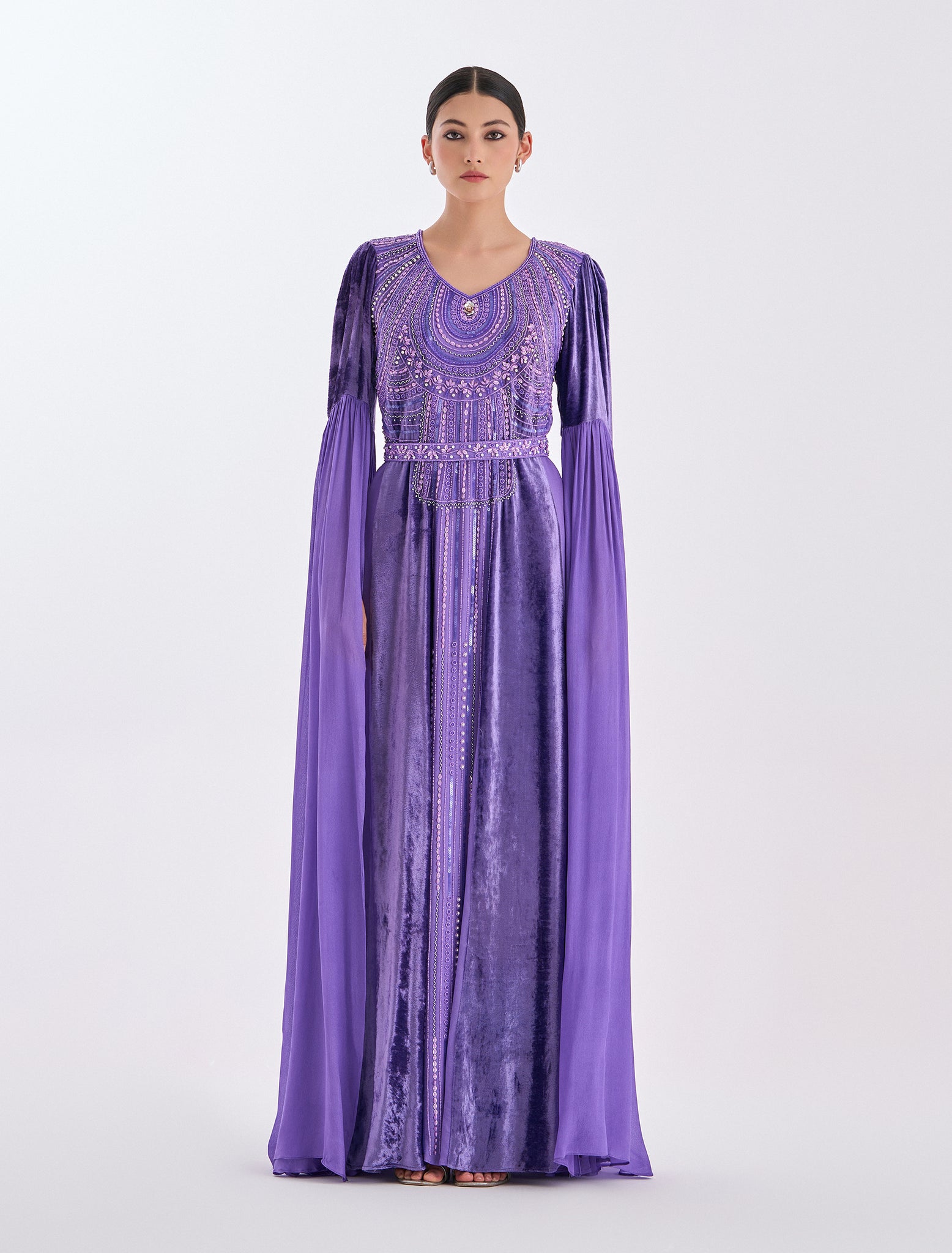 فستان أنيق بأكمام طويلة بلون بنفسجي مخمل راقي