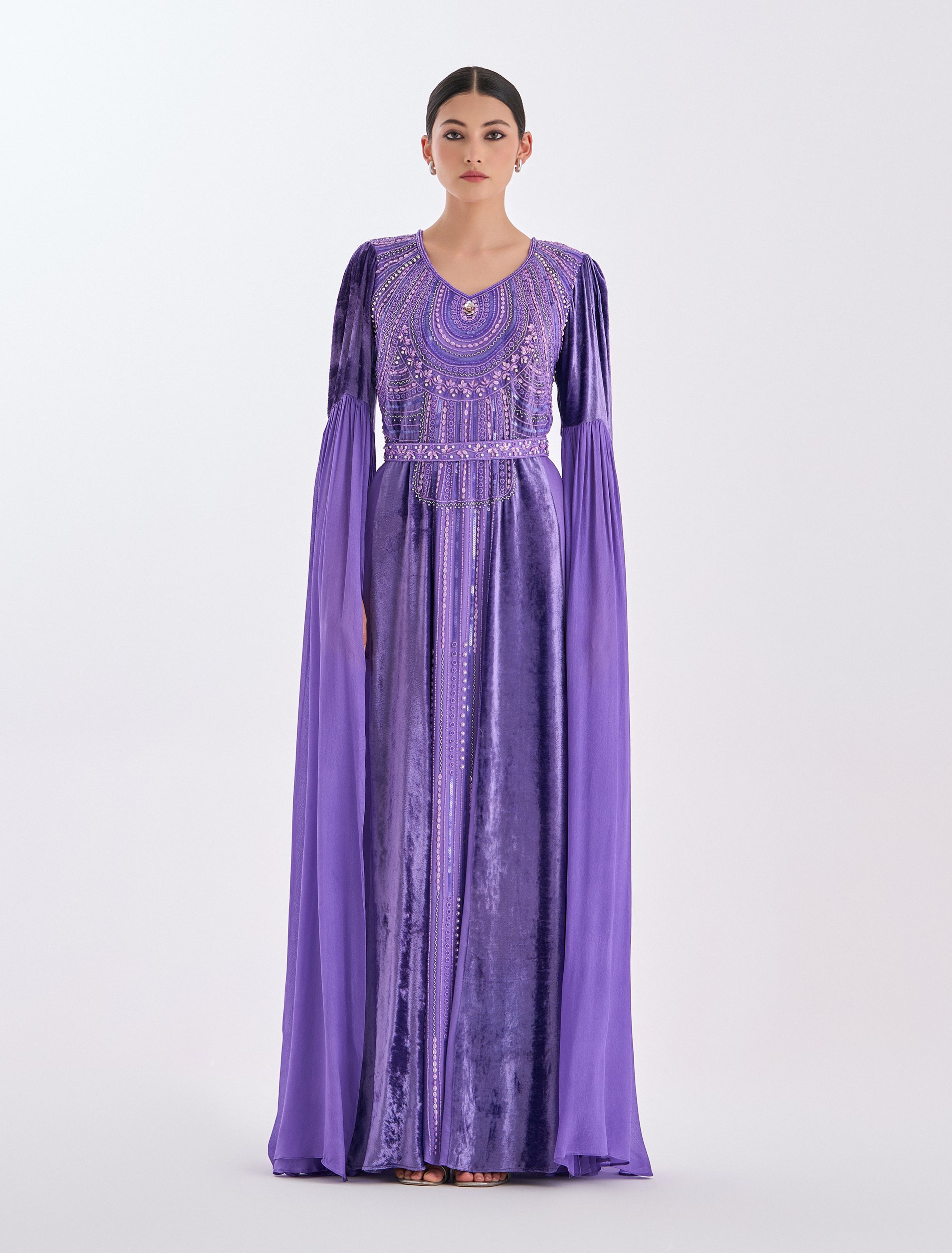 فستان أنيق بأكمام طويلة بلون بنفسجي مخمل راقي