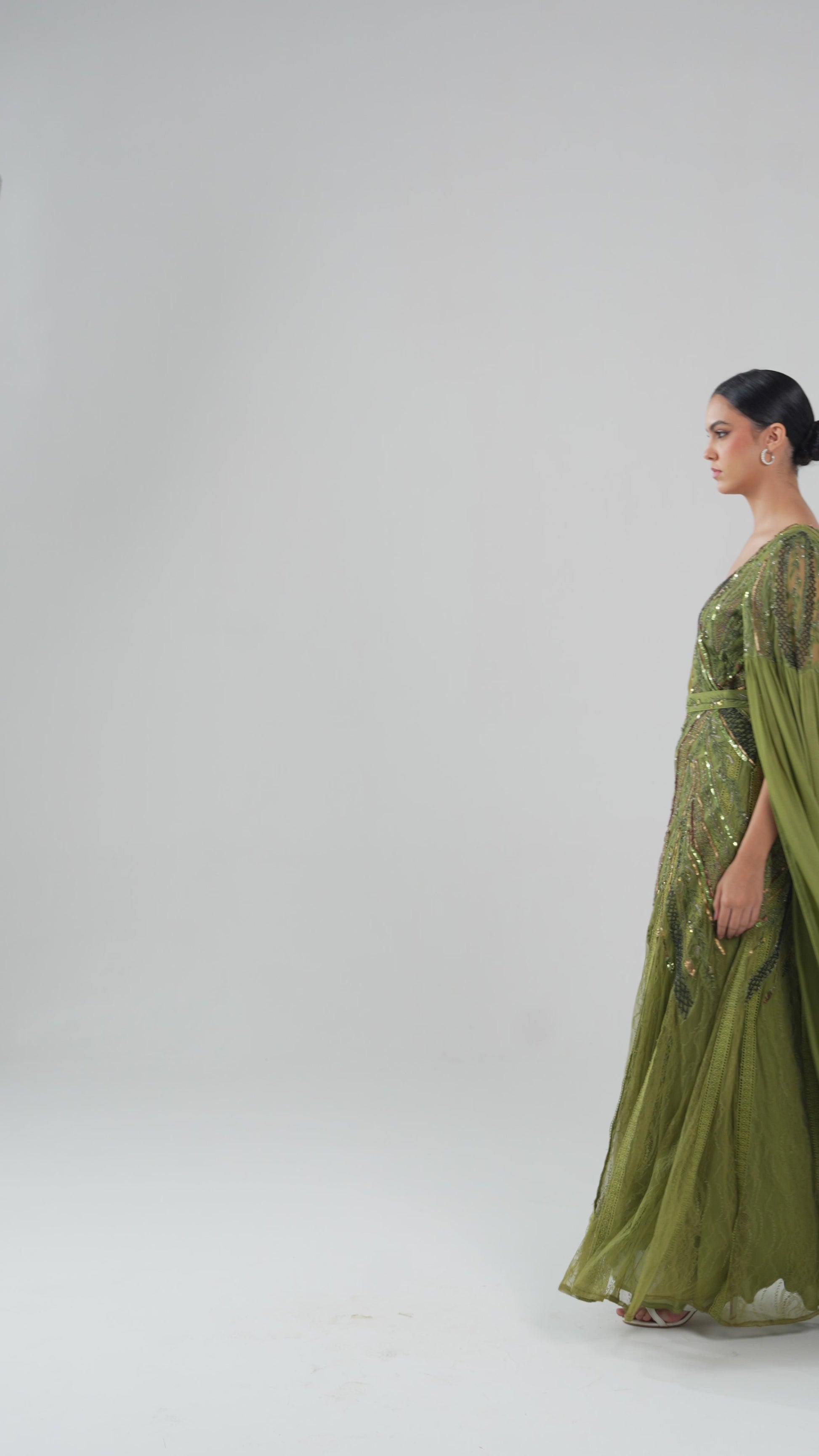 فستان شك خرز بلون أخضر زيتي أنيق