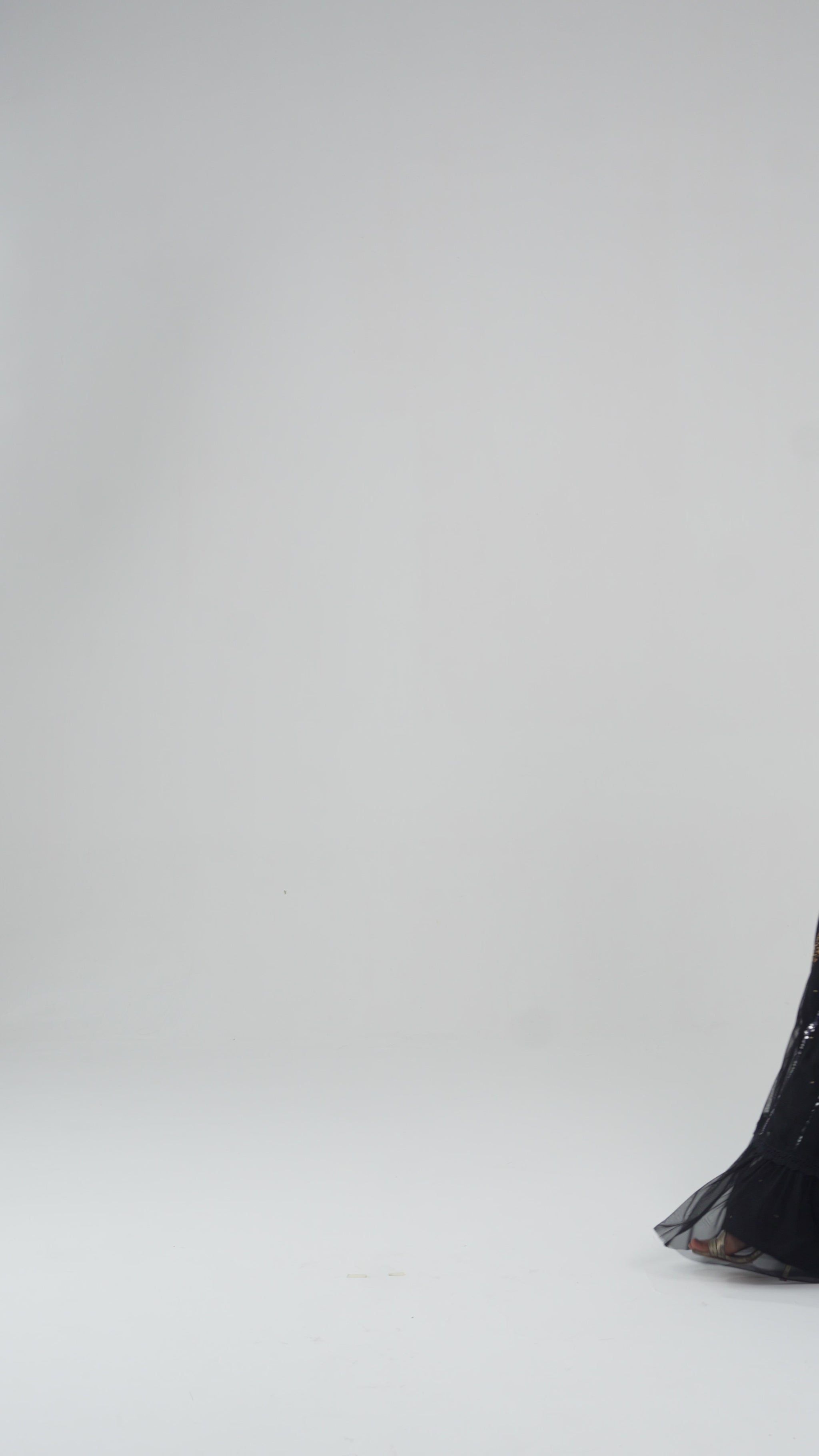 فستان طويل بكتف واحد أنيق بلون أسود راقي