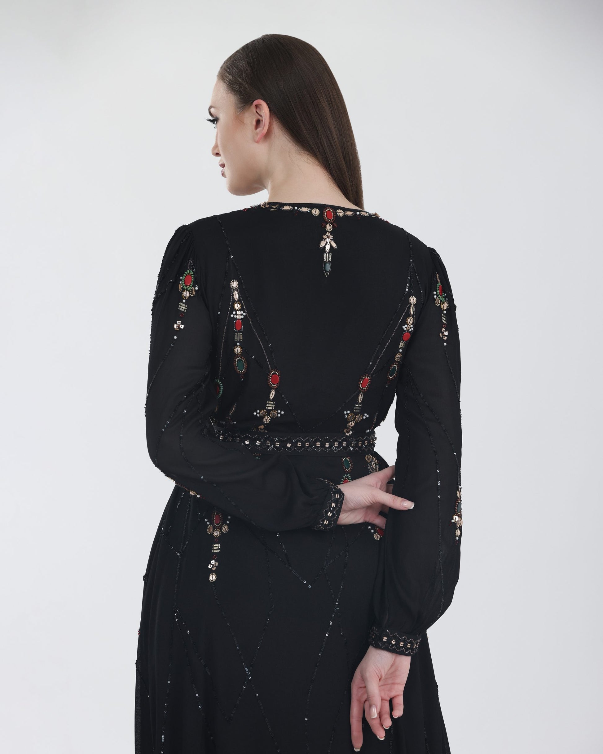 Start Shopping Now for Elegant Long Evening Dresses for Young Women in Black Start Shopping Now for Elegant Long Evening Dresses for Young Women in Black
