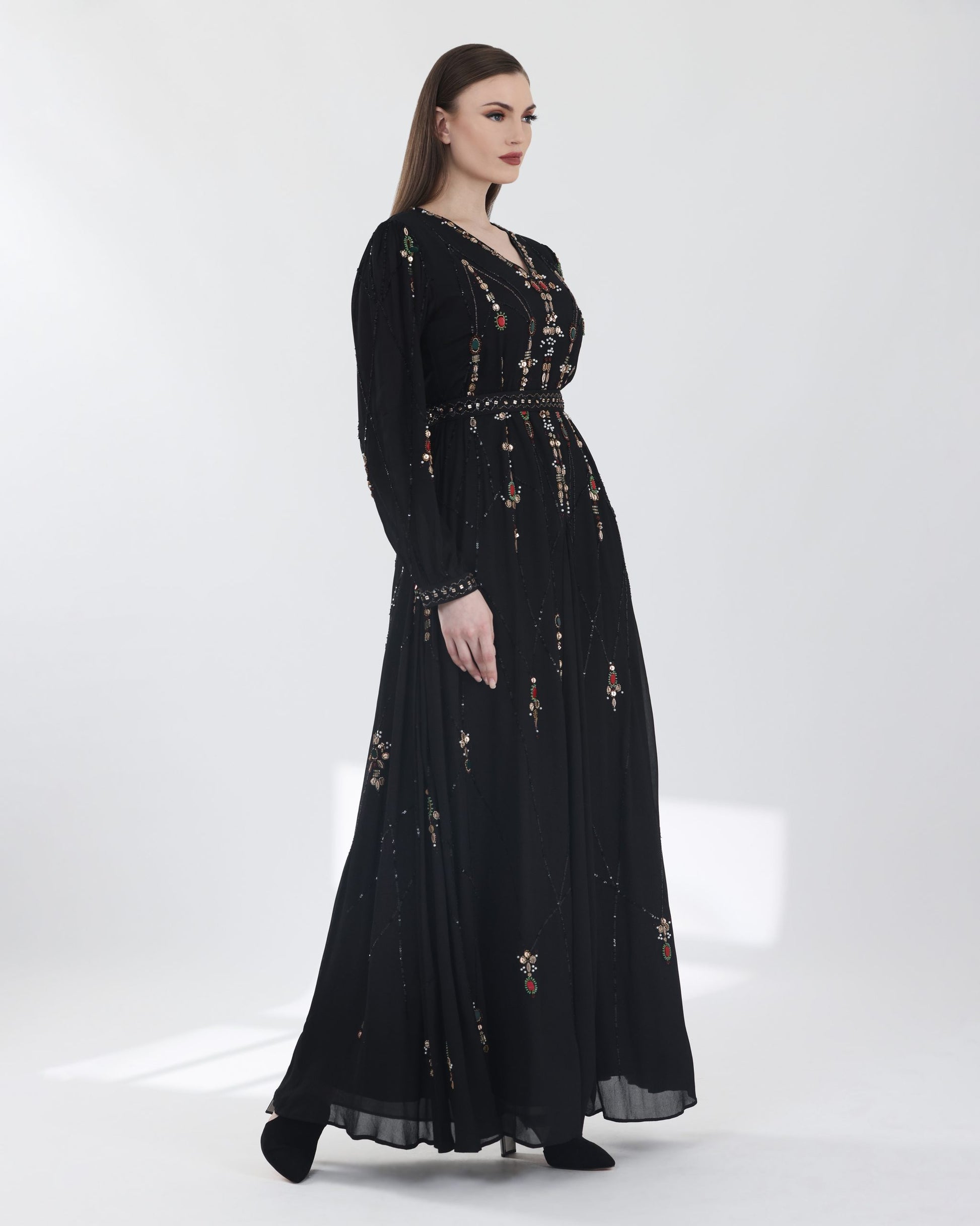 Start Shopping Now for Elegant Long Evening Dresses for Young Women in Black Start Shopping Now for Elegant Long Evening Dresses for Young Women in Black