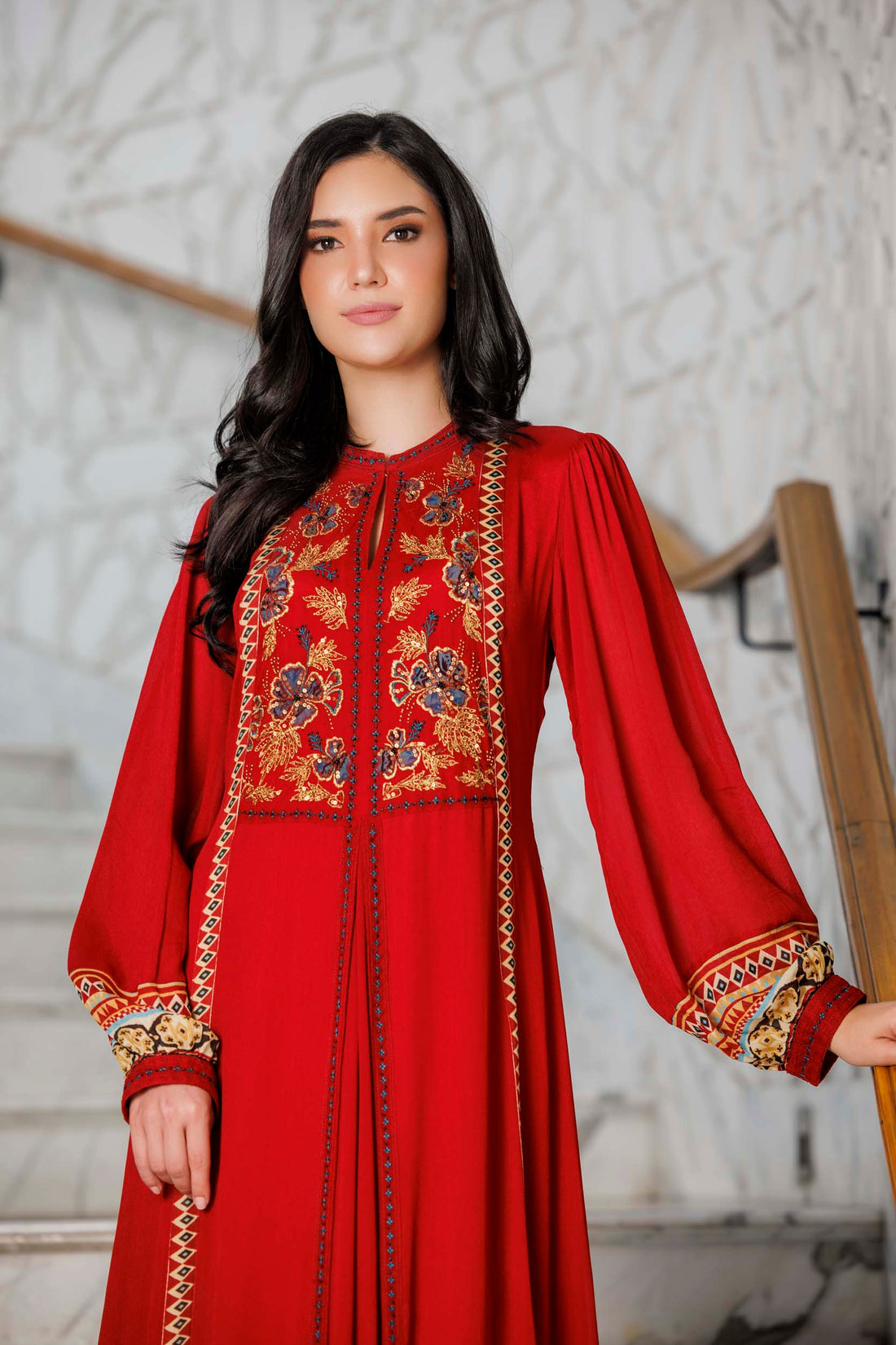 فساتين حمراء طويلة